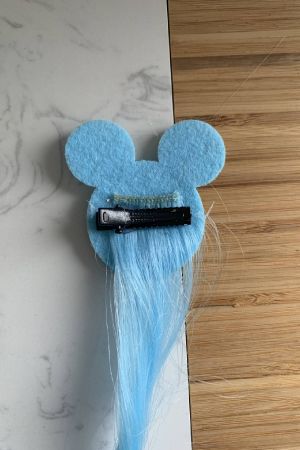 Mickey Mouse ve Mavi Saç Detaylı Toka - Thumbnail