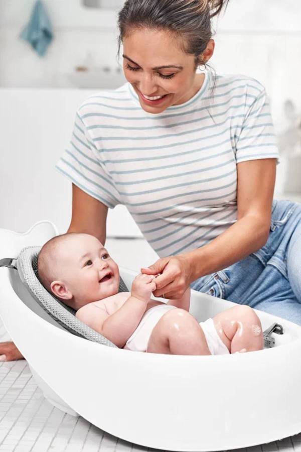 Skiphop 3'ü Bir Arada Akıllı Bebek Küveti Beyaz